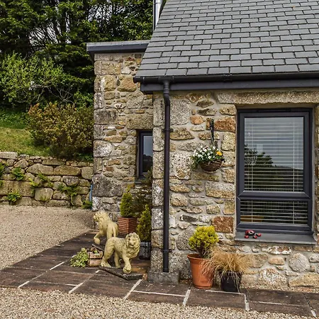 Bolivar Barn Gwennap